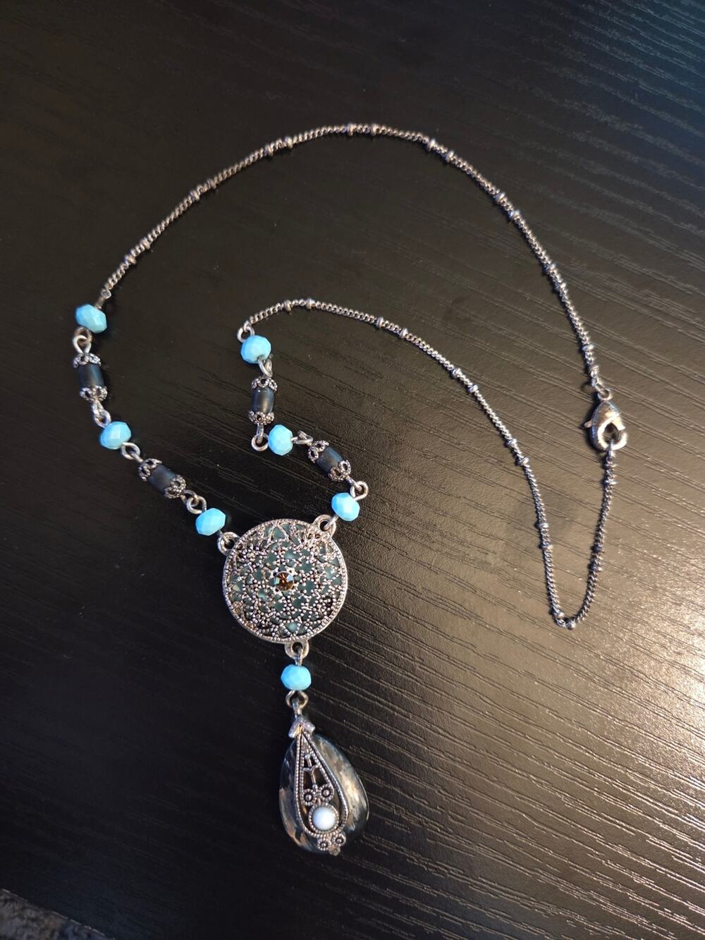 Nancy and Rise Avon Filigree Lariat Silver Jewelry Drop Blue/Black Bead Necklace